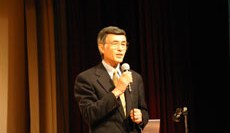 講演をして下さった日本ﾋｭｰﾏﾝﾌｧｸﾀｰ研究所所長の桑野氏