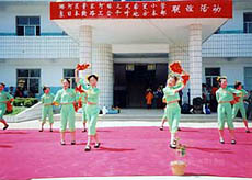 この日のために、何度も練習を重ねてく中国舞踊。