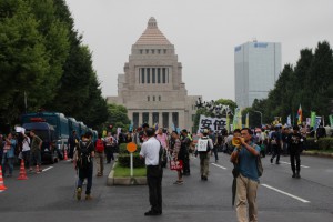 国会正面より